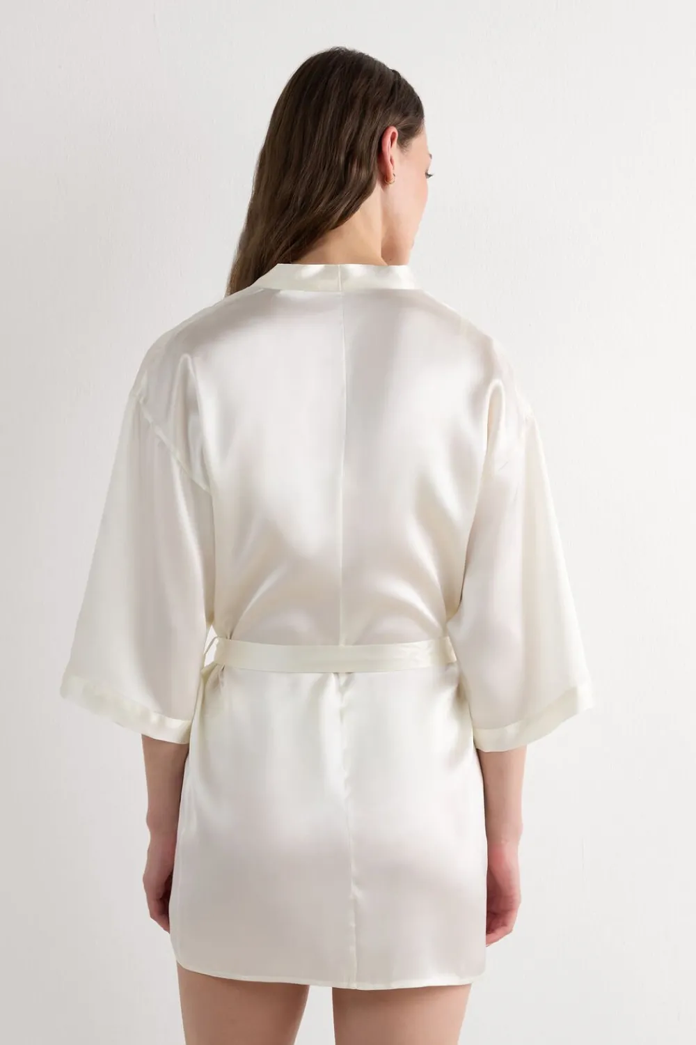 Szlafroki / Kimona|Piżamy / Szlafroki>Intimissimi Kimono z jedwabiu kremowy - 2127 - talkowy