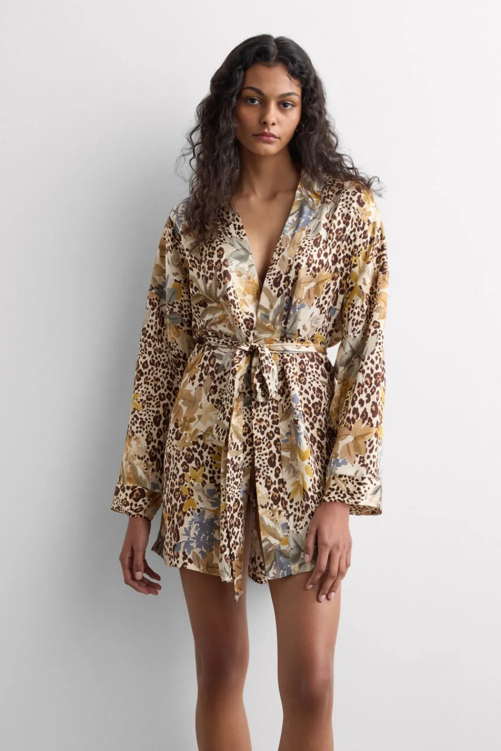 Szlafroki / Kimona>Intimissimi Kimono z Satyny Wiskozowej Animalier Simply Iconic z nadrukiem - 071k - stampa animalier/fiori