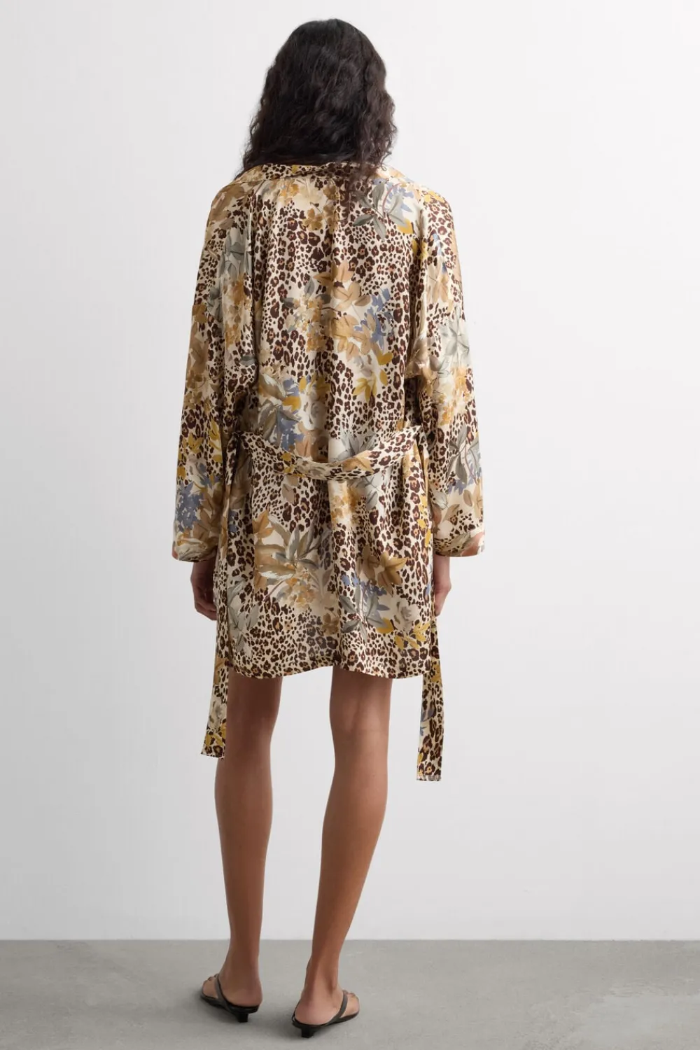 Szlafroki / Kimona>Intimissimi Kimono z Satyny Wiskozowej Animalier Simply Iconic z nadrukiem - 071k - stampa animalier/fiori