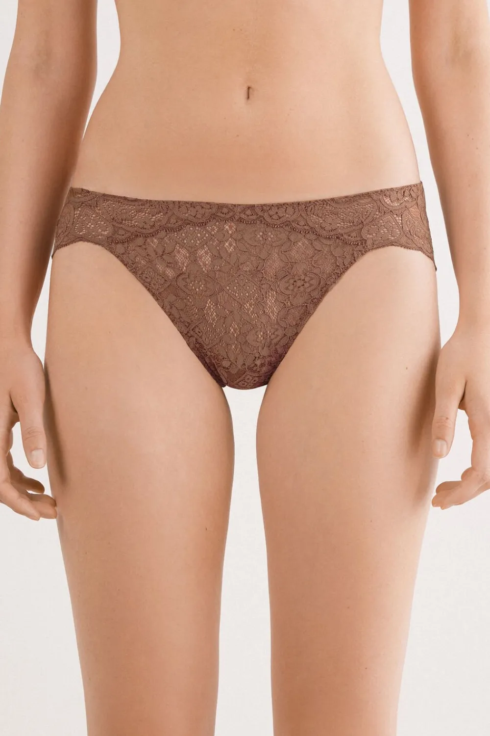Figi|Koronka>Intimissimi Koronkowe Figi z Niskim Stanem naturalny - 502i - caramel
