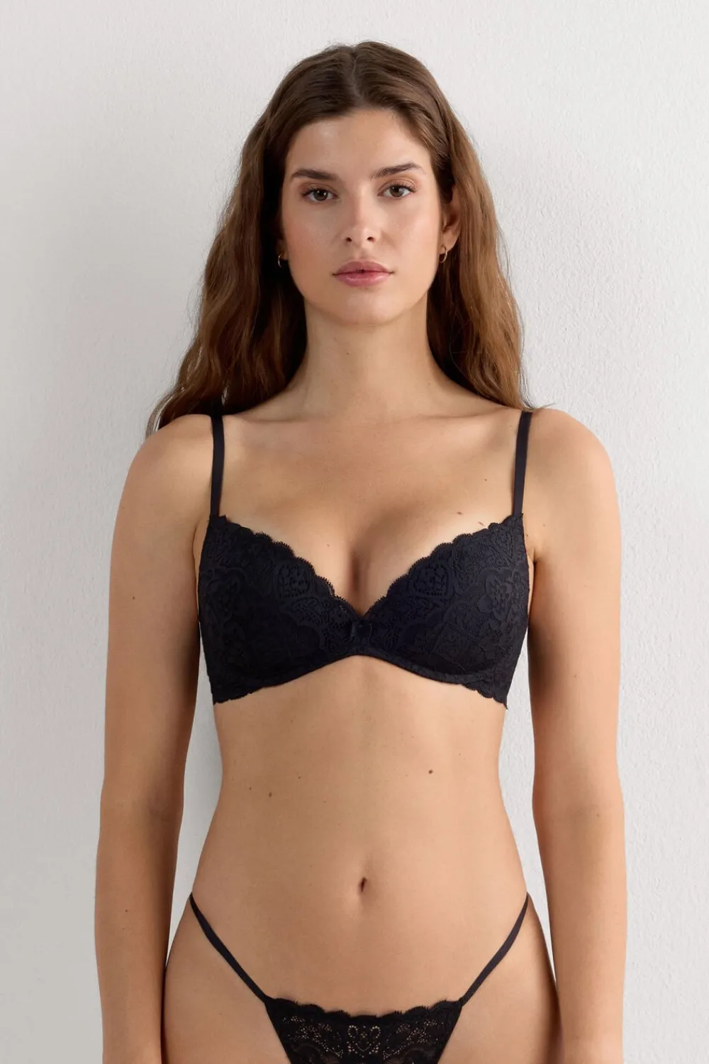 Push-up / Super Push-Up|Bez Fiszbin>Intimissimi Koronkowy Biustonosz Super Push-Up Gioia czarny - 019 - czarny