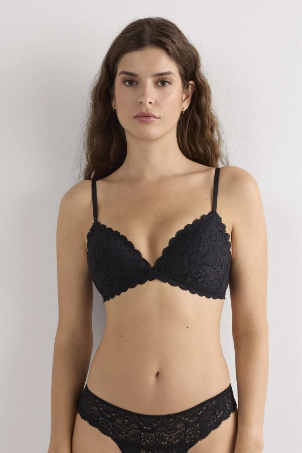 Trójkąty|Bez Fiszbin>Intimissimi Koronkowy Biustonosz Trójkątny Tiziana czarny - 019 - czarny