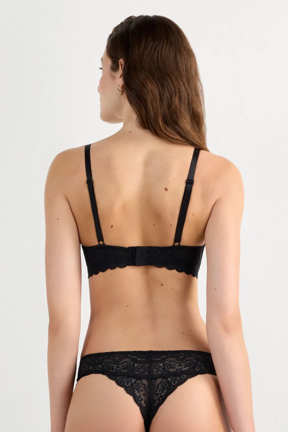 Trójkąty|Bez Fiszbin>Intimissimi Koronkowy Biustonosz Trójkątny Adele czarny - 019 - czarny