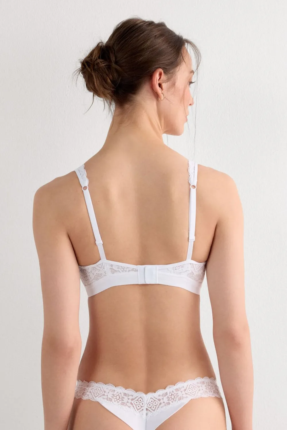 Trójkąty|Braletki>Intimissimi Koronkowy Biustonosz Trójkątny Lara biały - 001 - biały