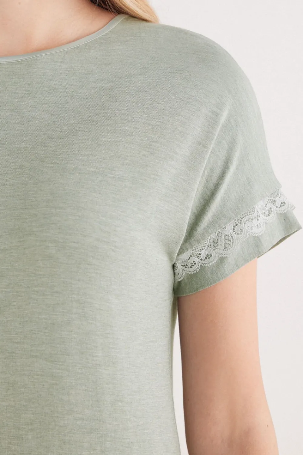 Koszule Nocne|Modal>Intimissimi Koszula Nocna z Krótkimi Rękawami i Koronkowymi Detalami zielony - 949j - sage green melange