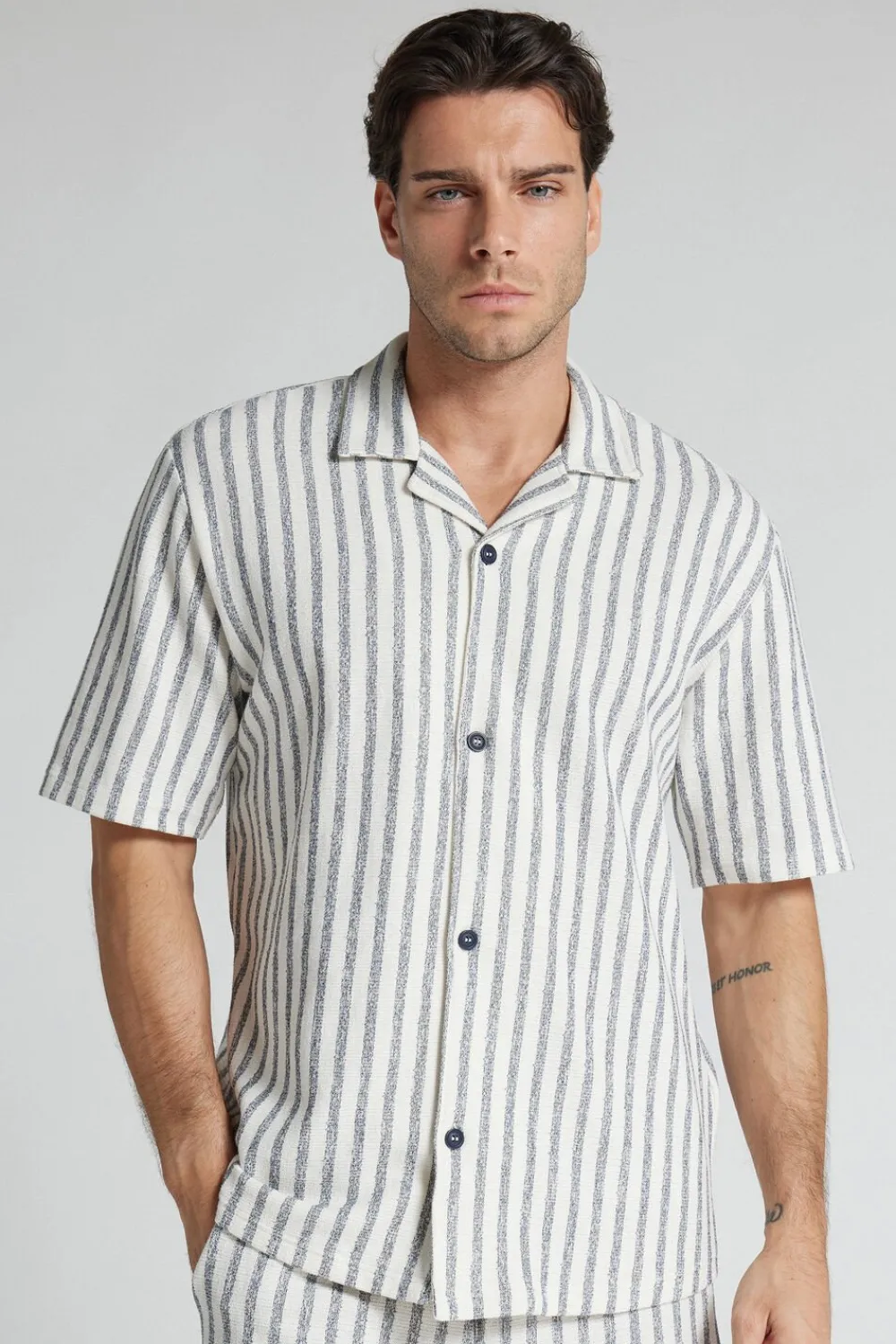 T-shirty|Koszule>Intimissimi Koszula z Krótkim Rękawem i Wzorem w Paski Bowling niebieski - 124k - riga blu notte/panna
