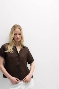 T-shirty|Koszule / Bluzki>Intimissimi Koszula z Krótkim Rękawem z Płótna Lnianego The Pure Linen brązowy - 705j - brąz mokka