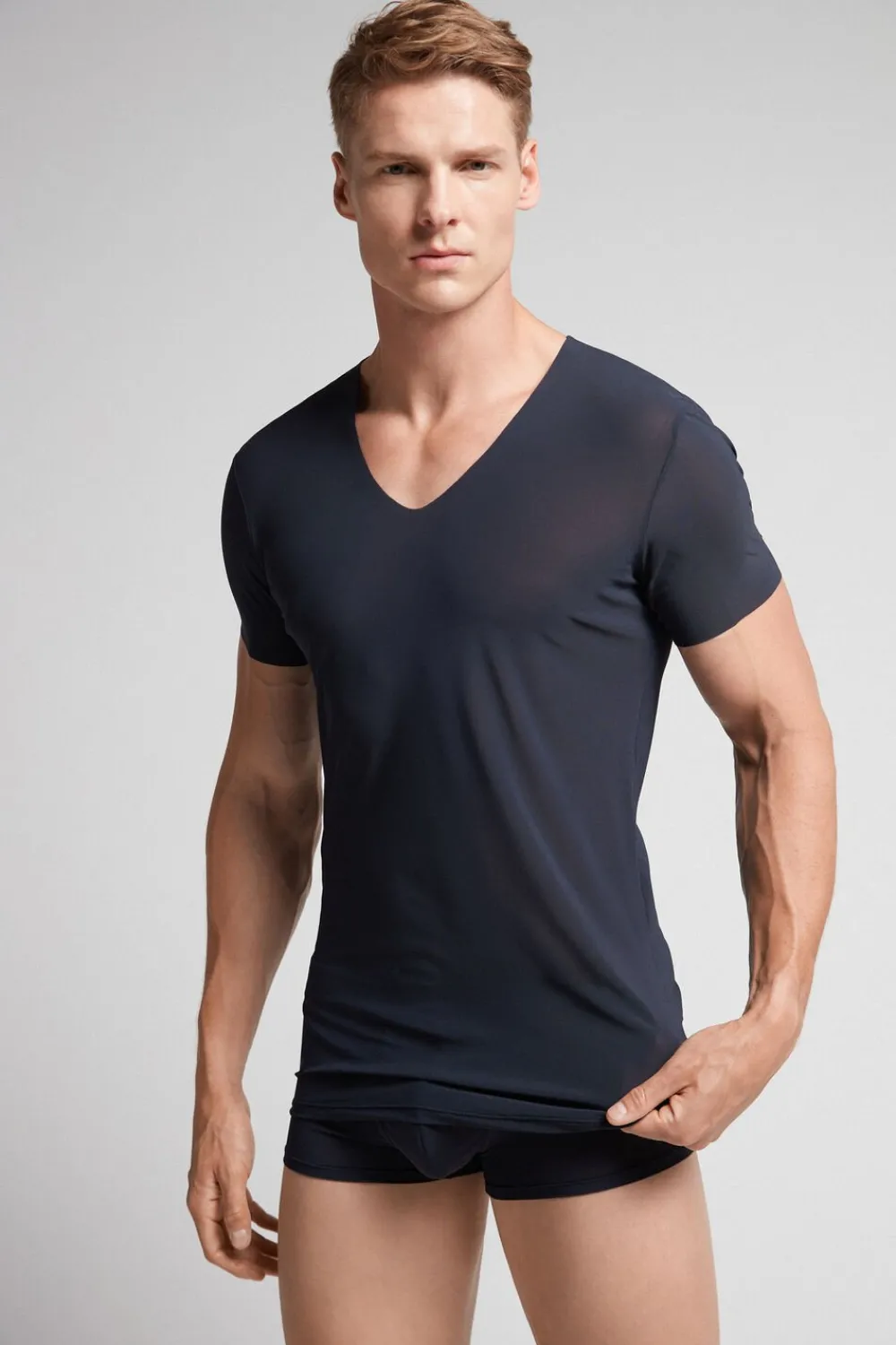 T-shirty>Intimissimi Koszulka z Mikrosiatki, z Niewykończonymi Brzegami niebieski - 800 - blu notte