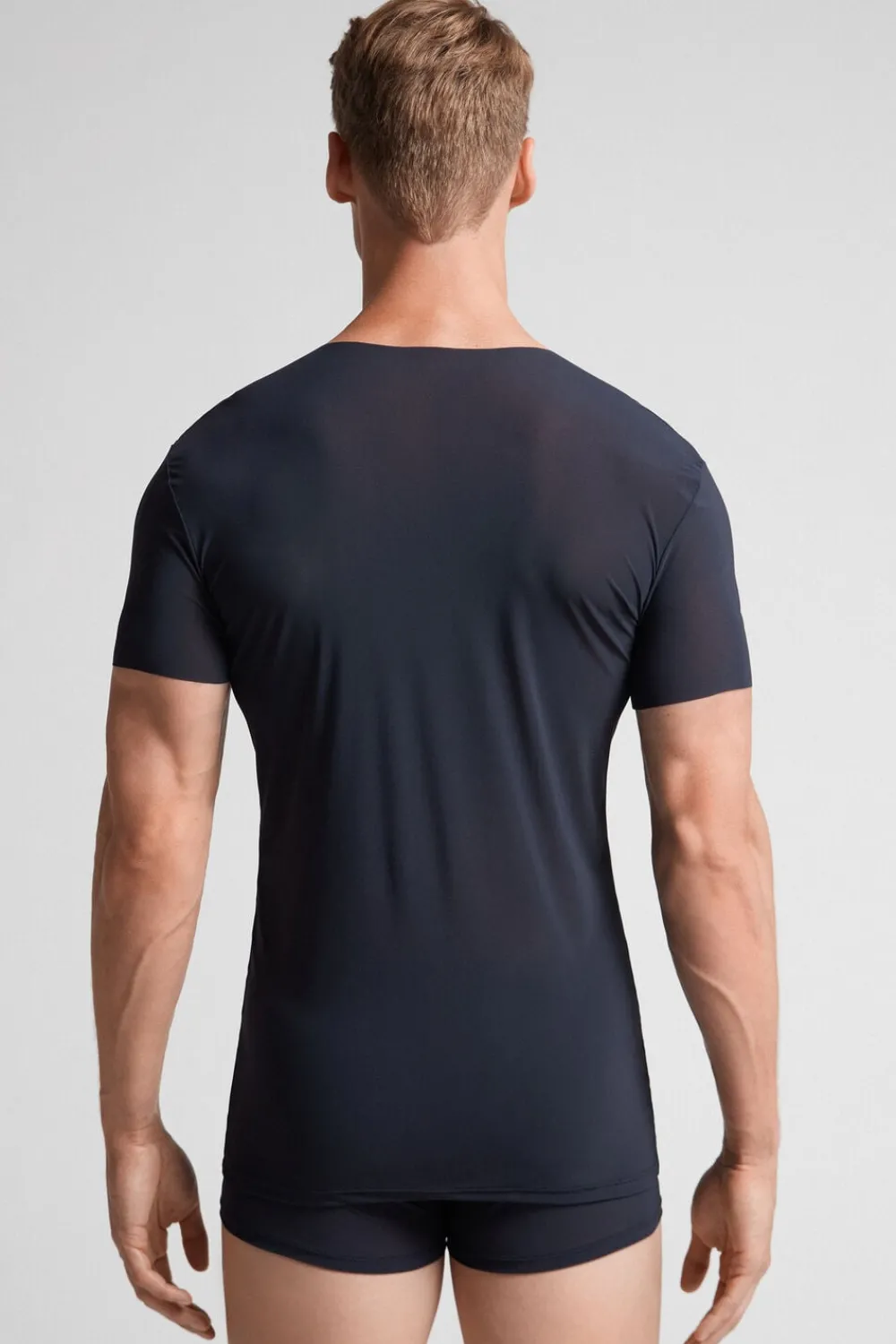 T-shirty>Intimissimi Koszulka z Mikrosiatki, z Niewykończonymi Brzegami niebieski - 800 - blu notte