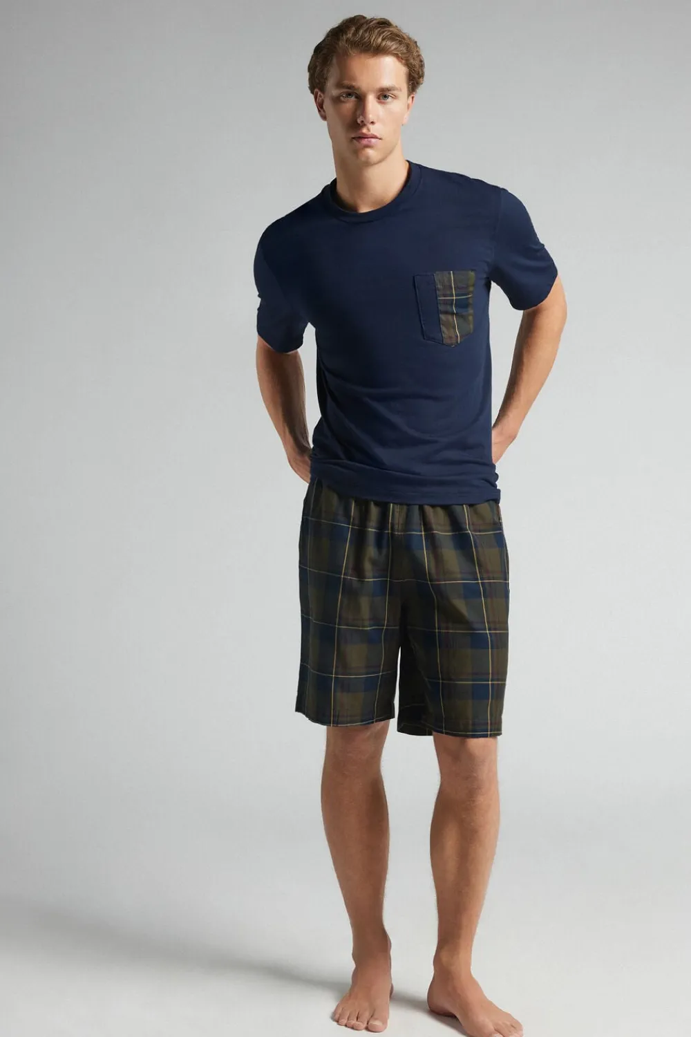 Piżamy Krótkie>Intimissimi Krótka Piżama z Bawełny i Płótna w Szkocką Kratę niebieski - 960j - blu notte/tartan verde militar