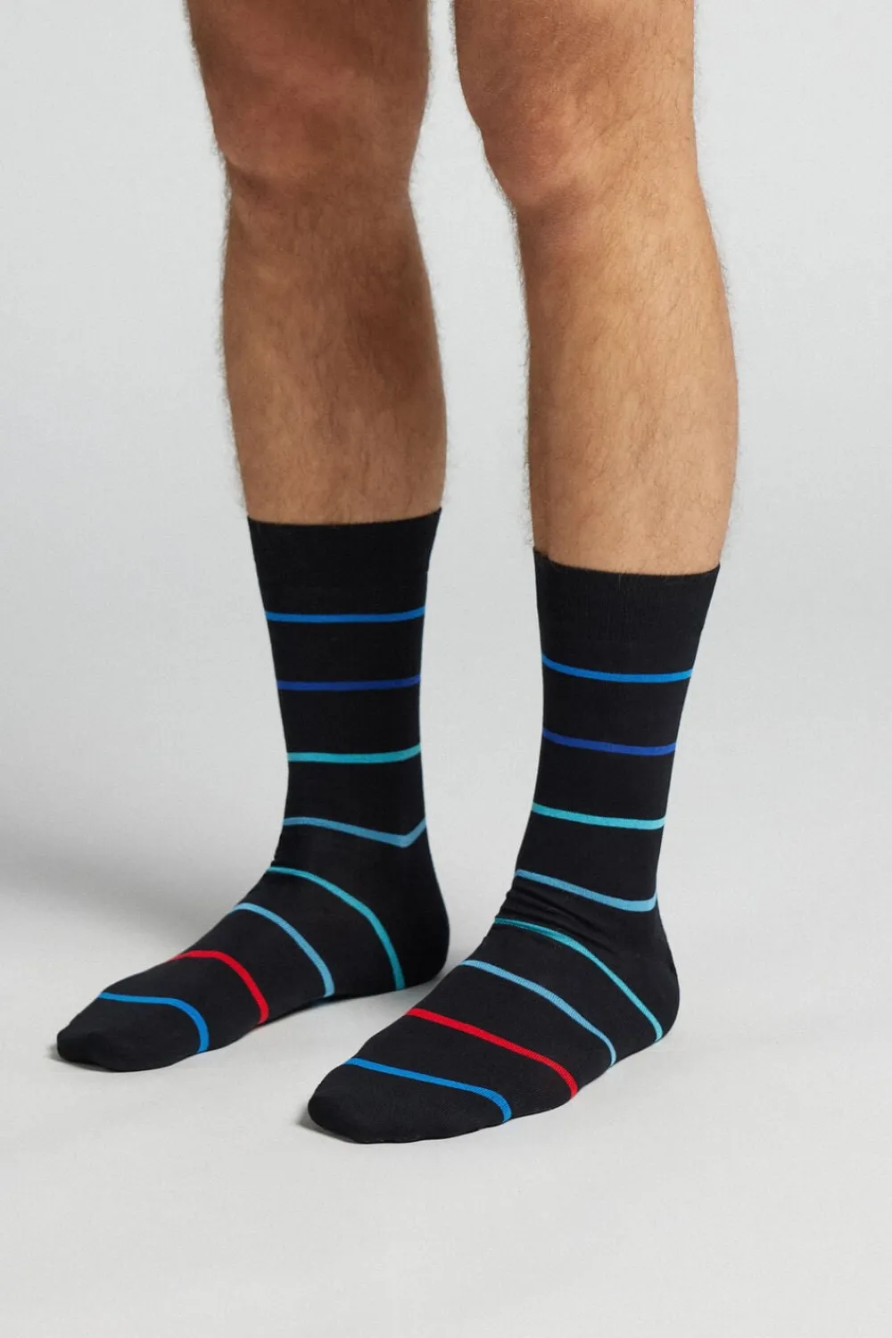 Skarpetki Krótkie>Intimissimi Krótkie Skarpety z Wzorzystej Przędzy Fildekos czarny - 829j - nero riga multicolor