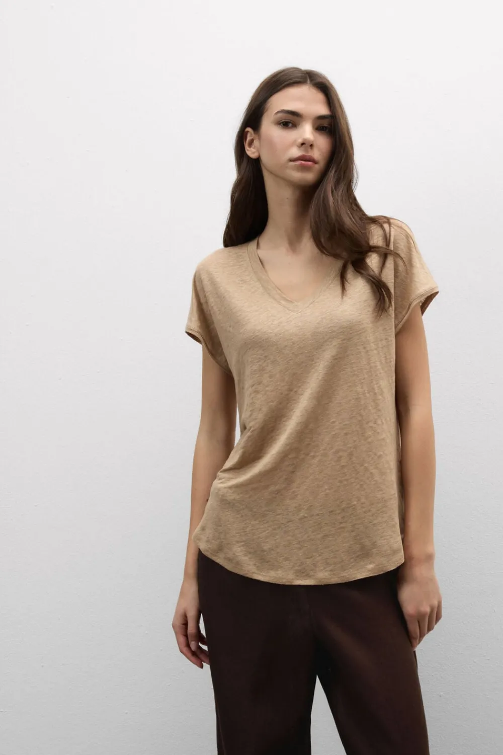 T-shirty|Len>Intimissimi Lniana Bluzka zKrótkim Rękawem iDekoltem wSerek The Pure Linen beige - 166k - beige sabbia