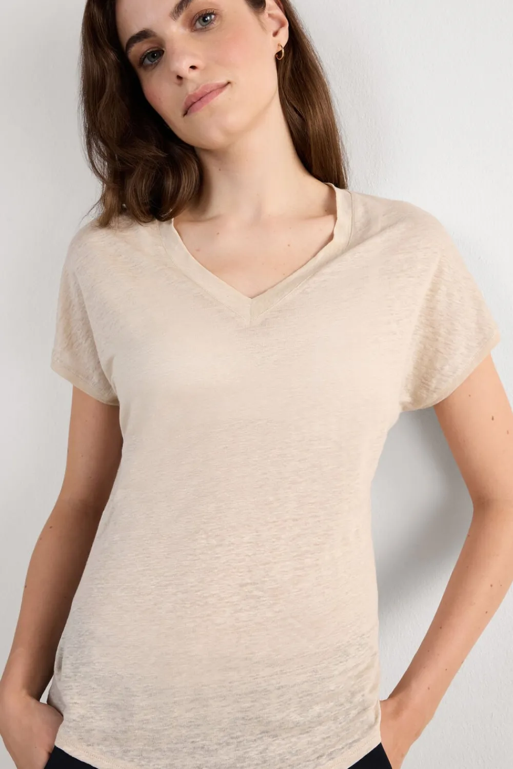 T-shirty|Len>Intimissimi Lniana Bluzka zKrótkim Rękawem iDekoltem wSerek The Pure Linen naturalny - 913i - cord beige