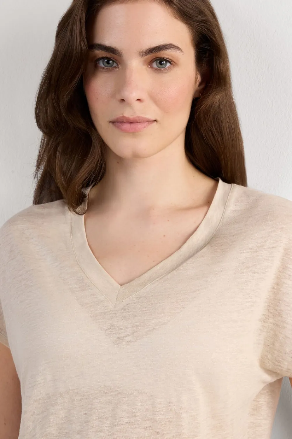 T-shirty|Len>Intimissimi Lniana Bluzka zKrótkim Rękawem iDekoltem wSerek The Pure Linen naturalny - 913i - cord beige