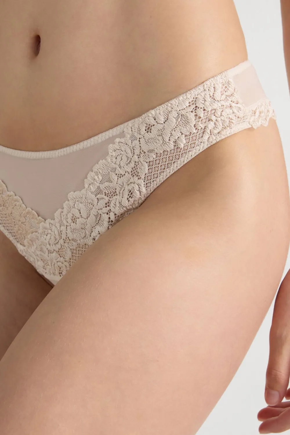 Brazyliany|Koronka>Intimissimi Majtki Brazyliany Koronkowe: Pretty Flowers naturalny - 2280 - cream