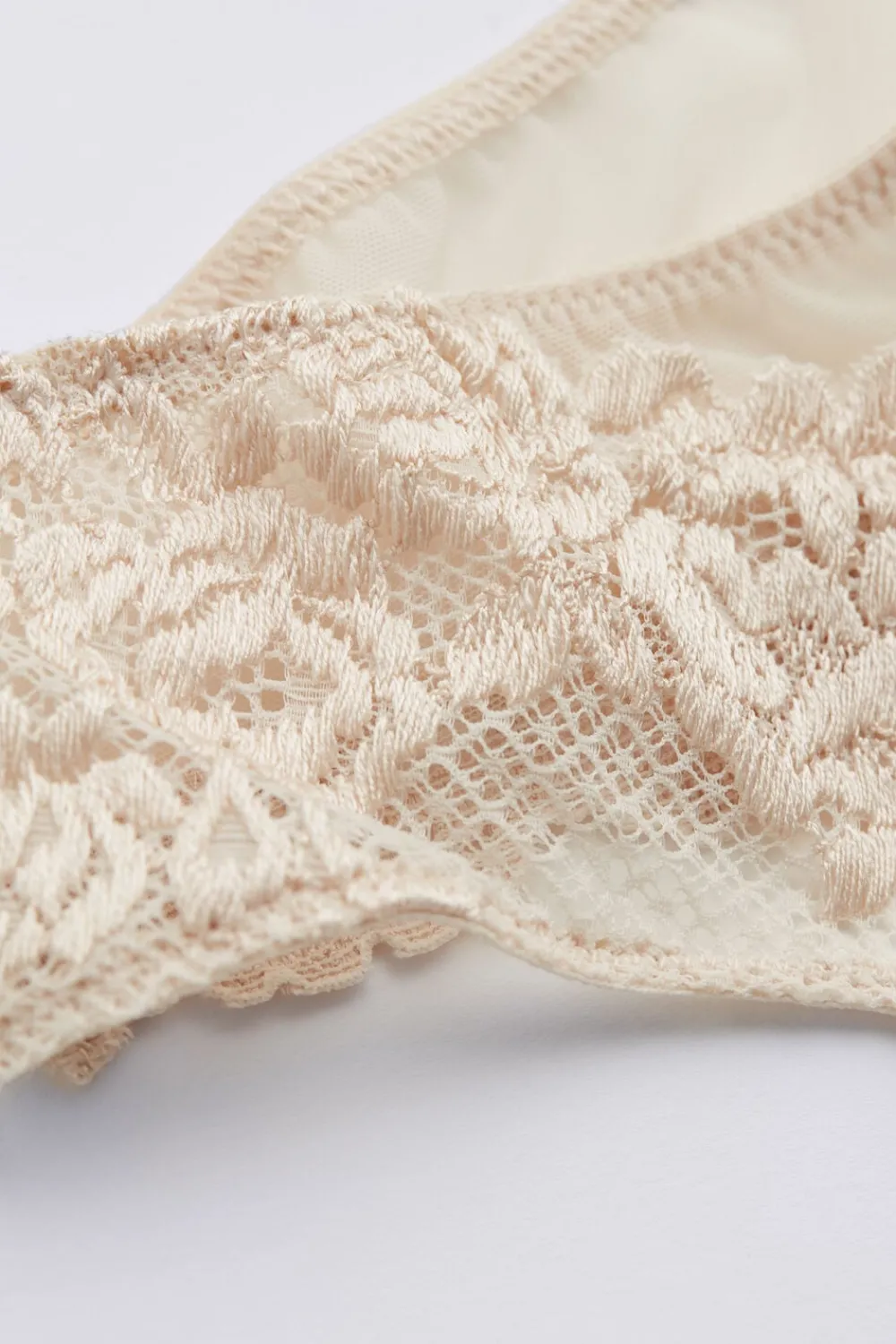 Brazyliany|Koronka>Intimissimi Majtki Brazyliany Koronkowe: Pretty Flowers naturalny - 2280 - cream