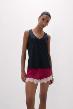 Topy|Bawełna>Intimissimi Podkoszulka z bawełny Elevated Cotton z Dekoltem w Serek czarny - 019 - czarny