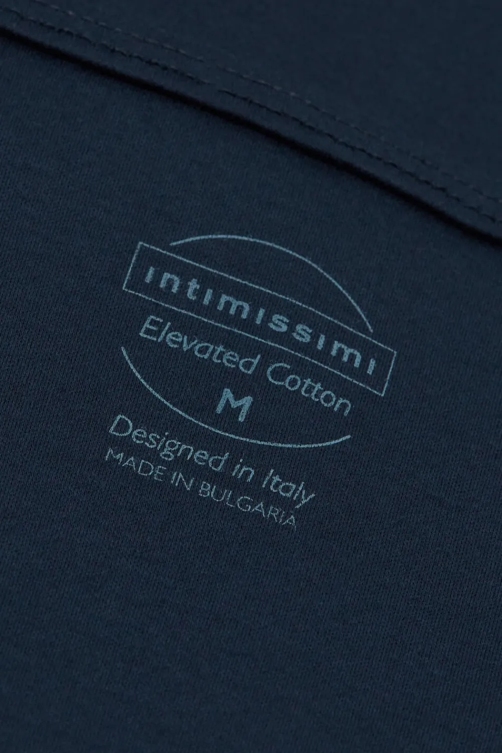 Topy|Bawełna>Intimissimi Podkoszulka z bawełny Elevated Cotton z Dekoltem w Serek niebieski - 1467 - intensywny niebieski