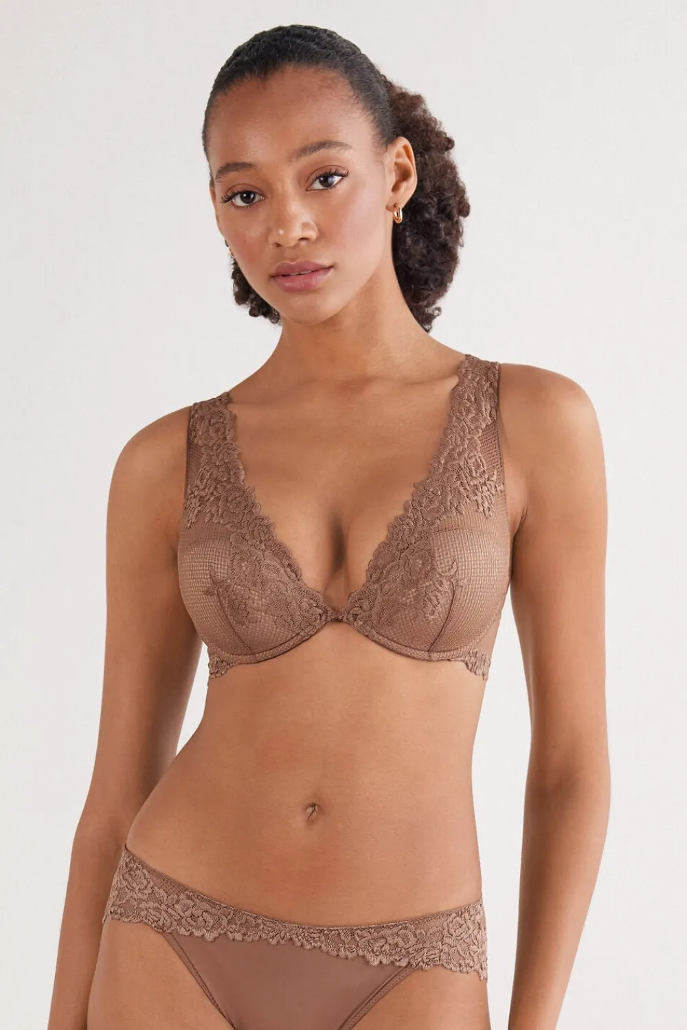 Balkonetki|Braletki>Intimissimi Półusztywniana Balkonetka Elena Pretty Flowers naturalny - 502i - caramel