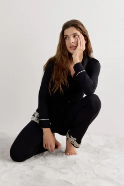 Piżamy Długie|Modal>Intimissimi Rozpinana z Przodu Bluzka z Modalu Pretty Flowers - 9887 - nero/ivory