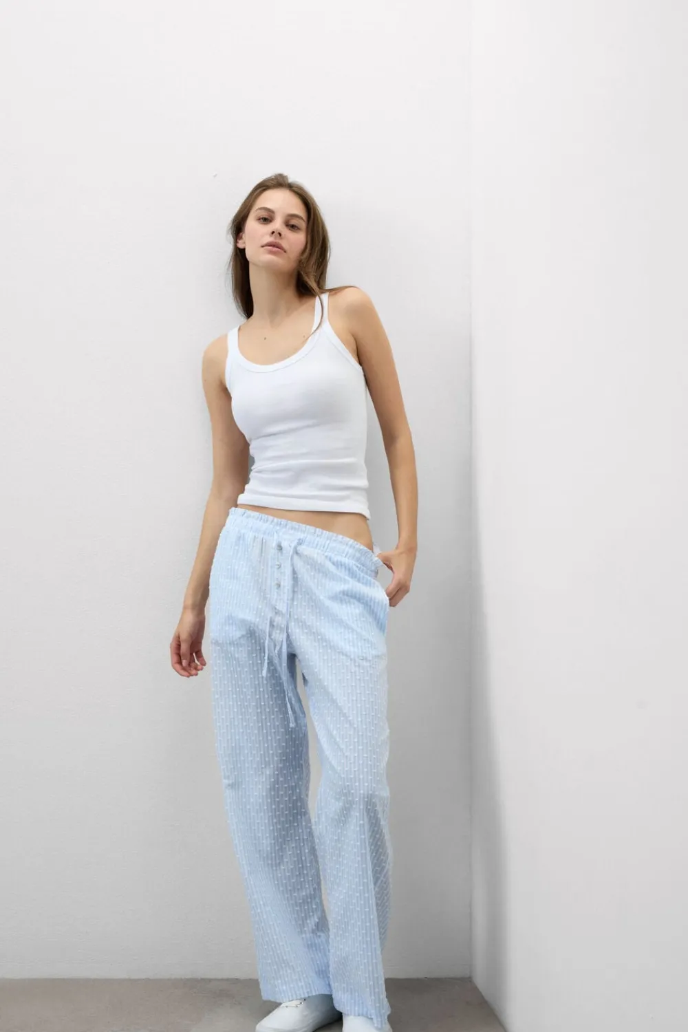 Piżamy Długie|Bawełna>Intimissimi Spodnie z Płótna Bawełnianego Plumeti Romantic Stripes w paski - 117k - riga azzurra