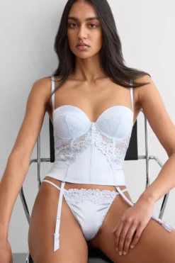 Stringi|Jedwab>Intimissimi Stringi z Paseczkami po Bokach z Jedwabiu i Koronki Silky Flowers jasnoniebieski - 060k - blue water