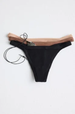 Stringi|Bawełna Ultralight>Intimissimi Stringi z Paseczkami z Bawełny Ultralight Cotton czarny - 019 - czarny