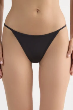 Stringi|Mikrofibra>Intimissimi Stringi z Paseczkami z Mikrofibry Ultralight czarny - 019 - czarny