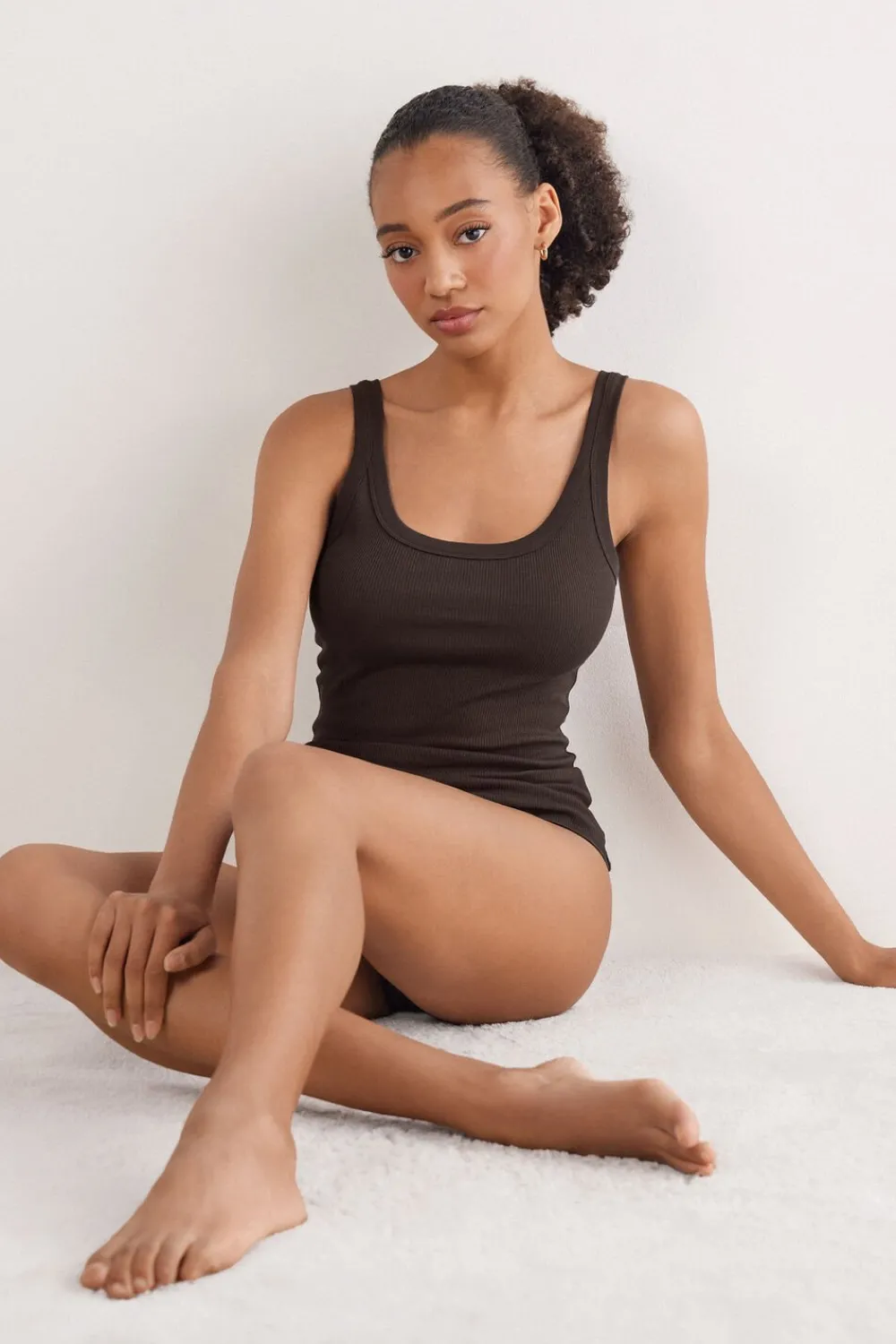 Topy|Bawełna>Intimissimi Tank Top Prążkowany z Bawełny Superior brązowy - 705j - brąz mokka