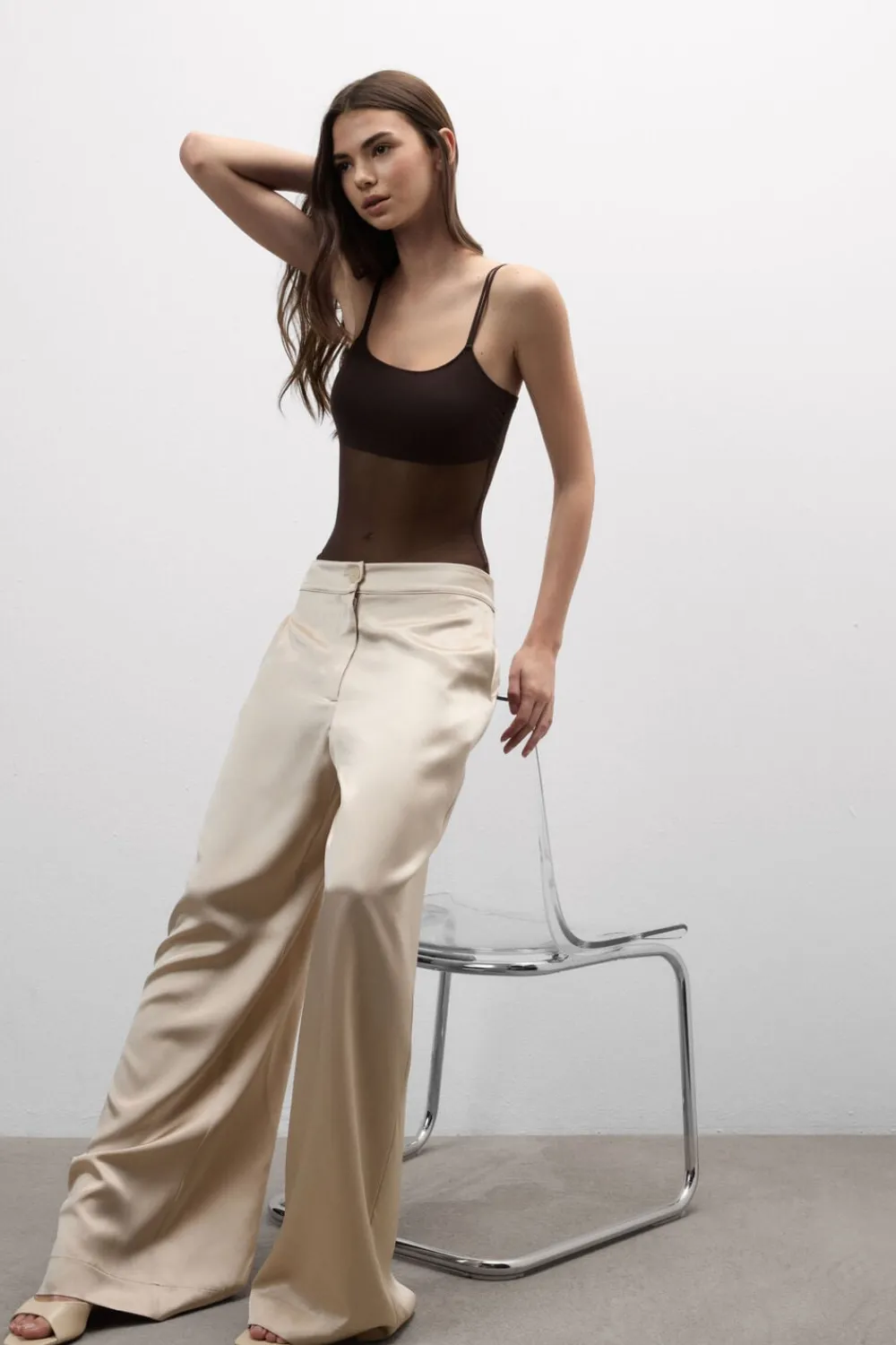 Body|Invisible Touch>Intimissimi Tiulowe Body na Cienkich Ramiączkach brązowy - 705j - brąz mokka