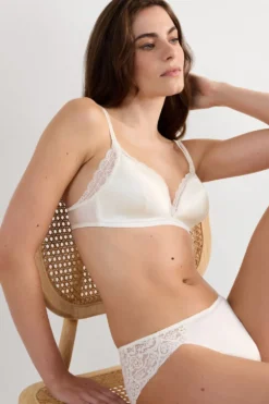 Trójkąty|Bez Fiszbin>Intimissimi Tiziana Biustonosz Trójkątny z Jedwabiu i Koronki kremowy - 2127 - talkowy