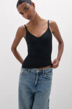Topy|Modelująca>Intimissimi Top z Biustonoszem Eri z Mikrofibry czarny - 019 - czarny