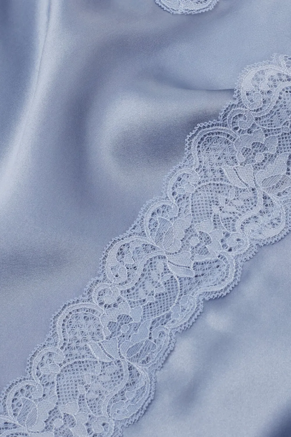 Topy|Piżamy Krótkie>Intimissimi Top z jedwabiu z koronką jasnoniebieski - 064k - breeze blue