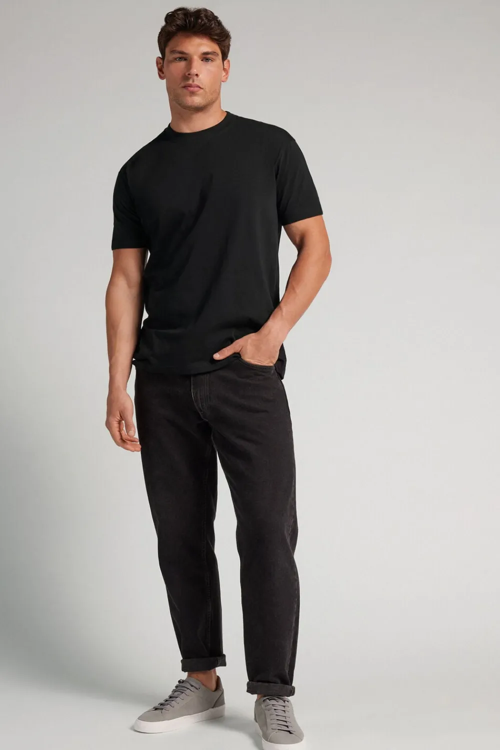 T-shirty>Intimissimi T-shirt męski z bawełny Muscle Fit czarny - 019 - czarny
