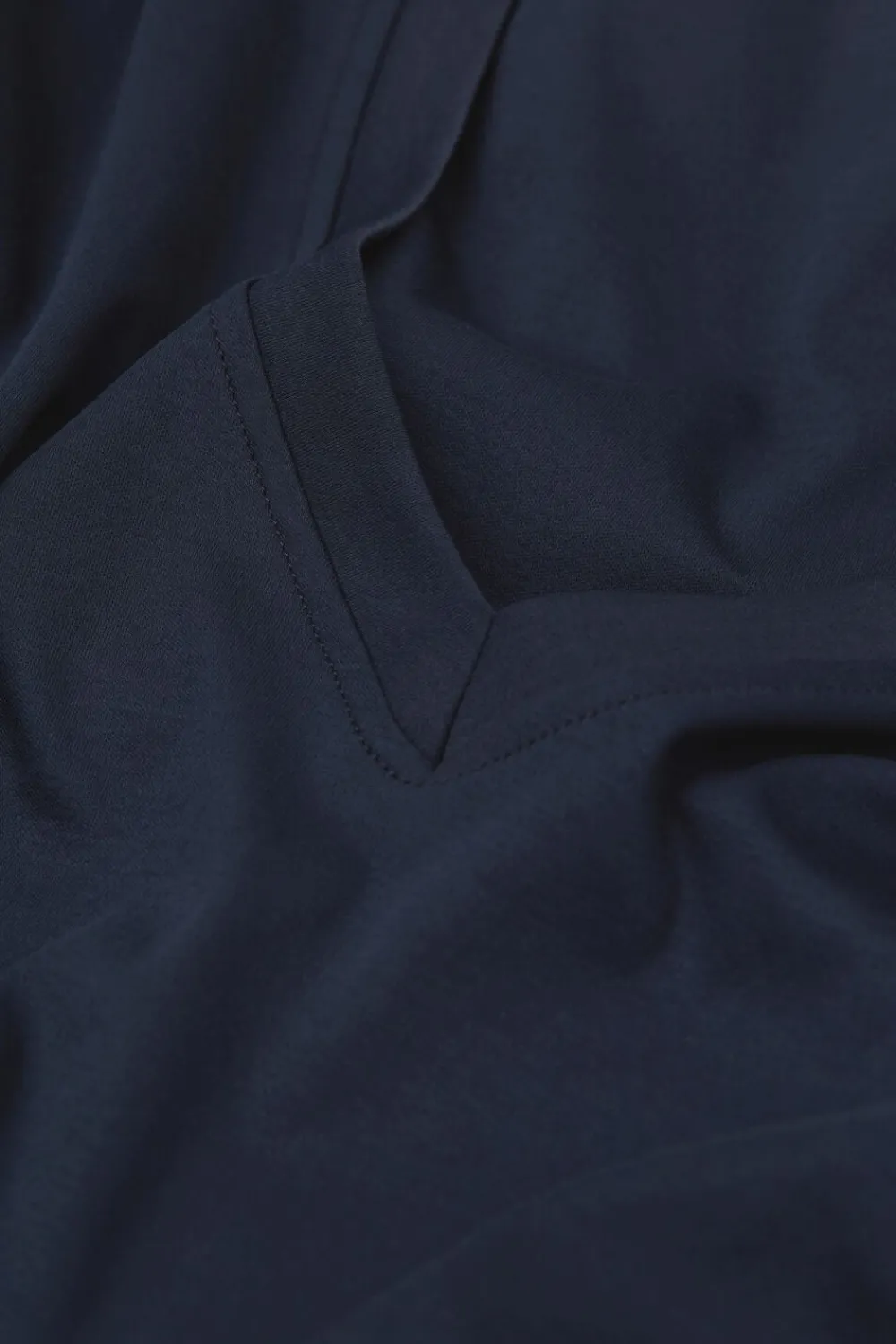 T-shirty|Merceryzowana Bawełna Filo Premium>Intimissimi T-shirt z Dekoltem w Kształcie Litery V z Merceryzowanej Bawełny filo Premium niebieski - 490j - blu navy